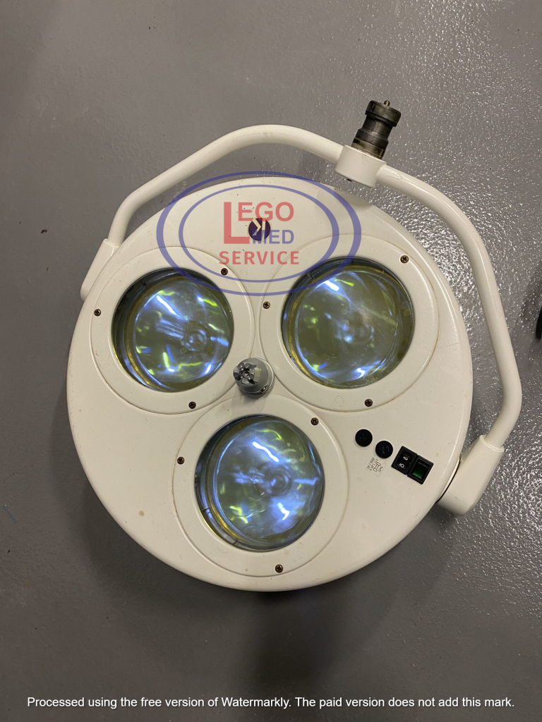Surgical light or medical lamp in operation room for surgery